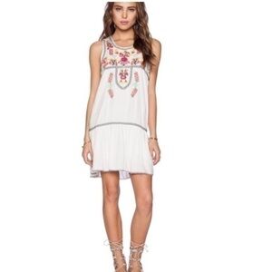 LOVERS + Friends Embroidered bohemian  lined pocket 100% Rayon Dress xs